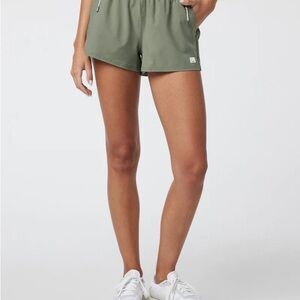 Vuori Dash Short with Elastic Waistband